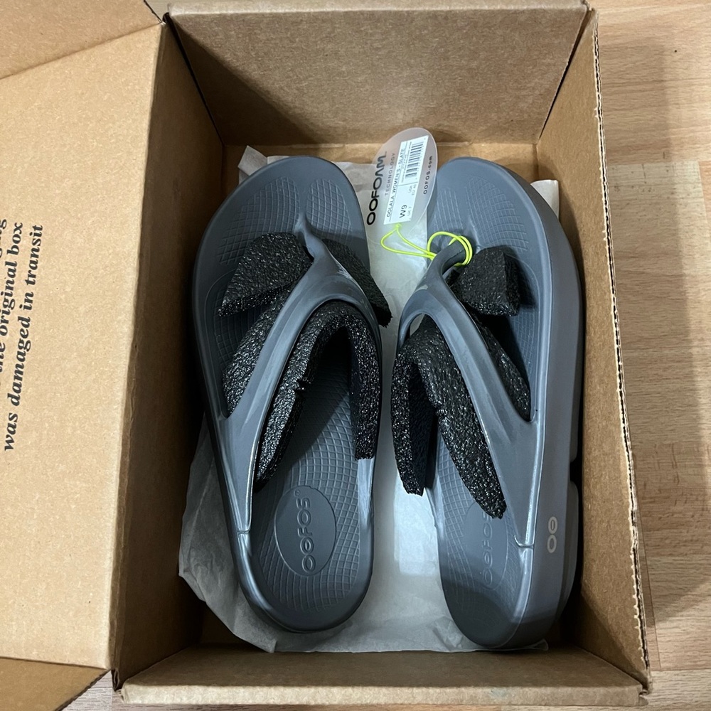 Oofoam Technology Women’s Sandal